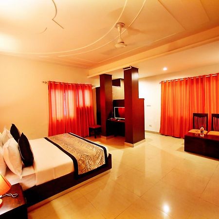 Hotel Lohmod At National Highway 8 - Free Airport Transffer Neu-Delhi Exterior foto