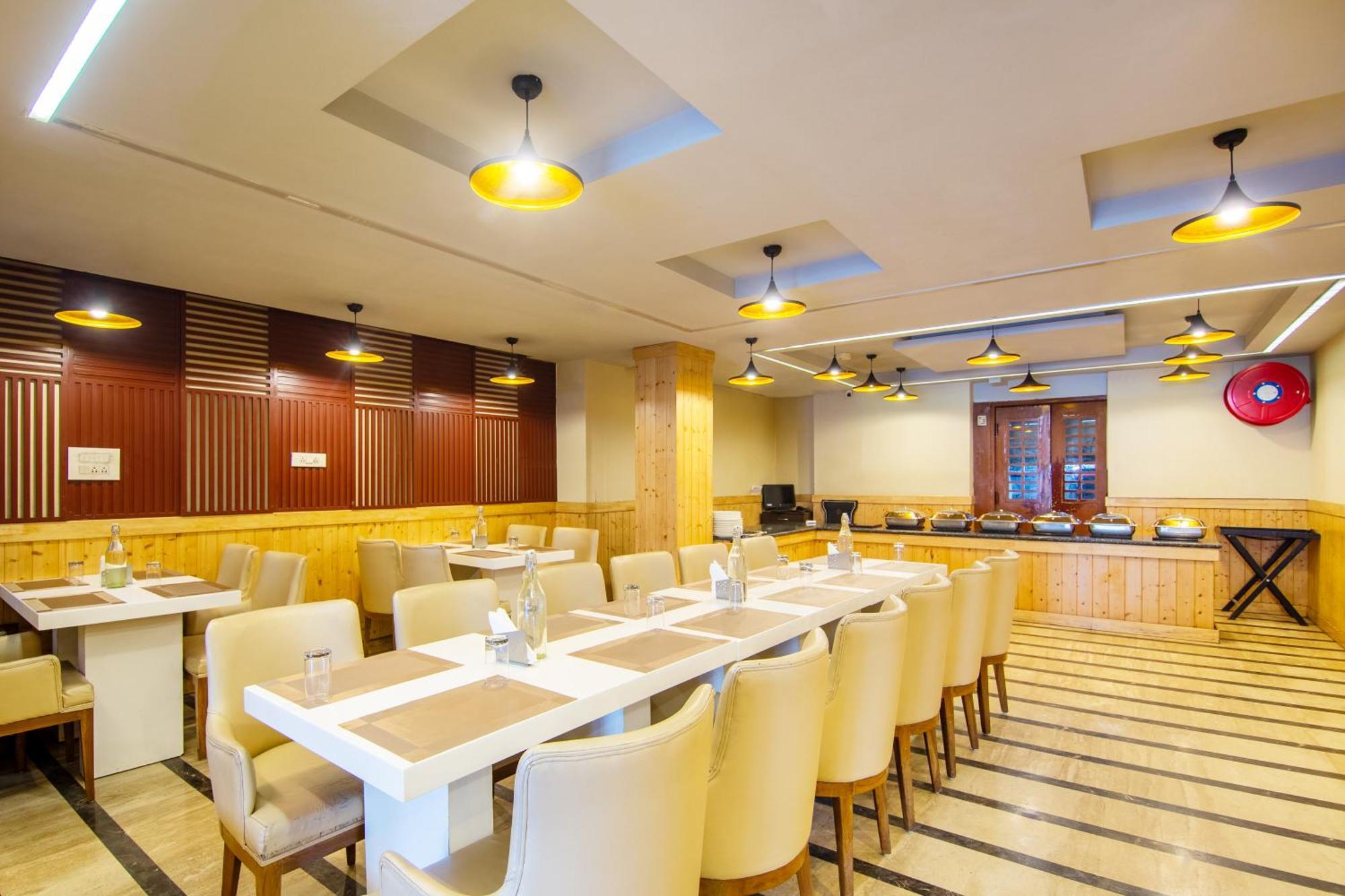 Hotel Lohmod At National Highway 8 - Free Airport Transffer Neu-Delhi Exterior foto
