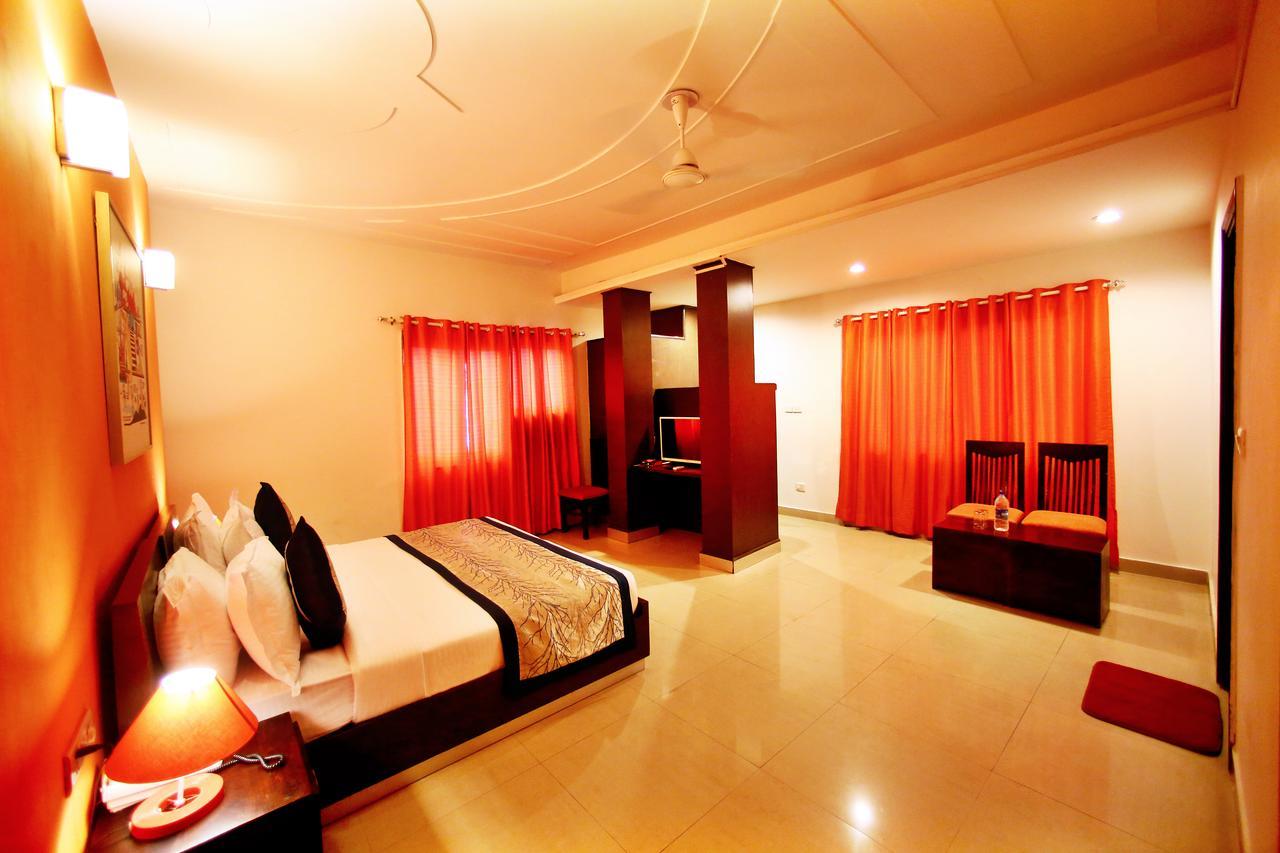 Hotel Lohmod At National Highway 8 - Free Airport Transffer Neu-Delhi Exterior foto