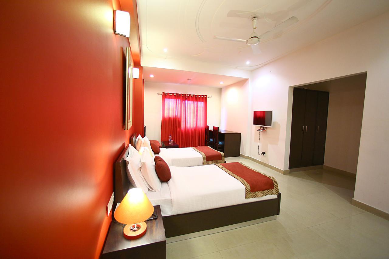 Hotel Lohmod At National Highway 8 - Free Airport Transffer Neu-Delhi Exterior foto
