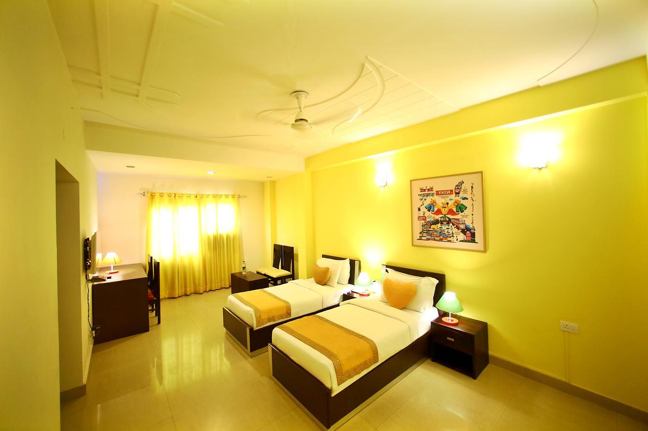 Hotel Lohmod At National Highway 8 - Free Airport Transffer Neu-Delhi Exterior foto