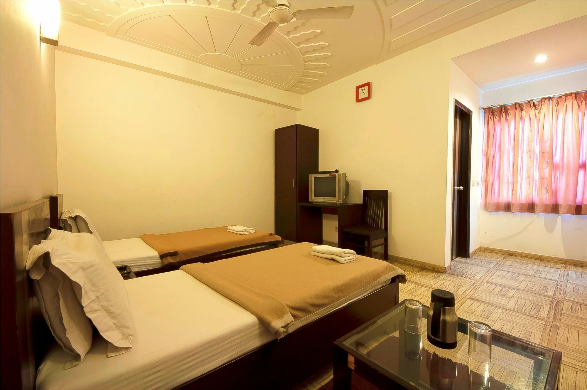 Hotel Lohmod At National Highway 8 - Free Airport Transffer Neu-Delhi Exterior foto